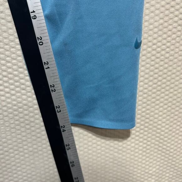 Nike Dri-FIT Capri Active Leggings Size Medium Light Blue Crop Workout Yoga - Picture 6 of 9